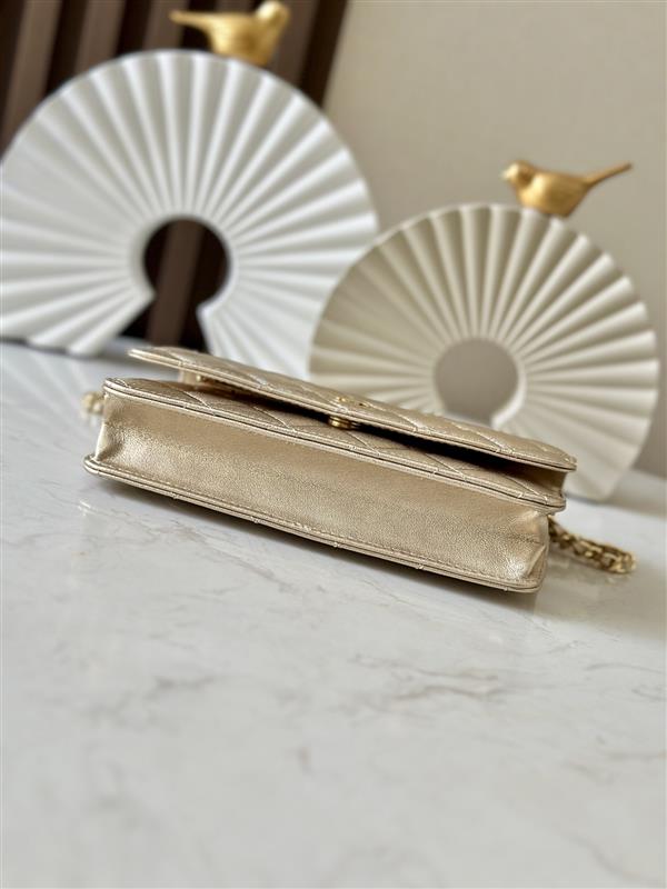 2026127215432304 570